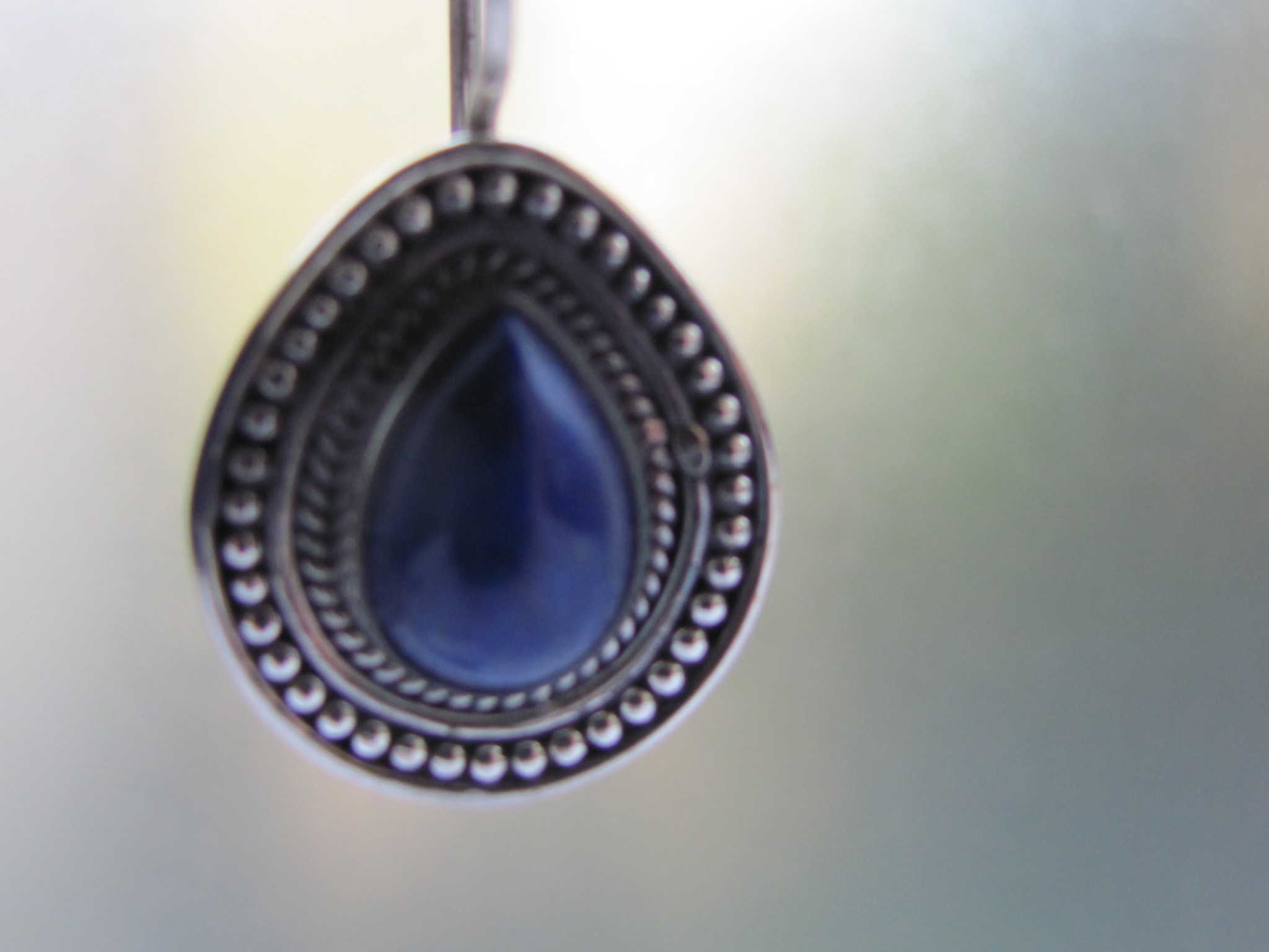 Oorbel zilver met   lapis lazuli steen