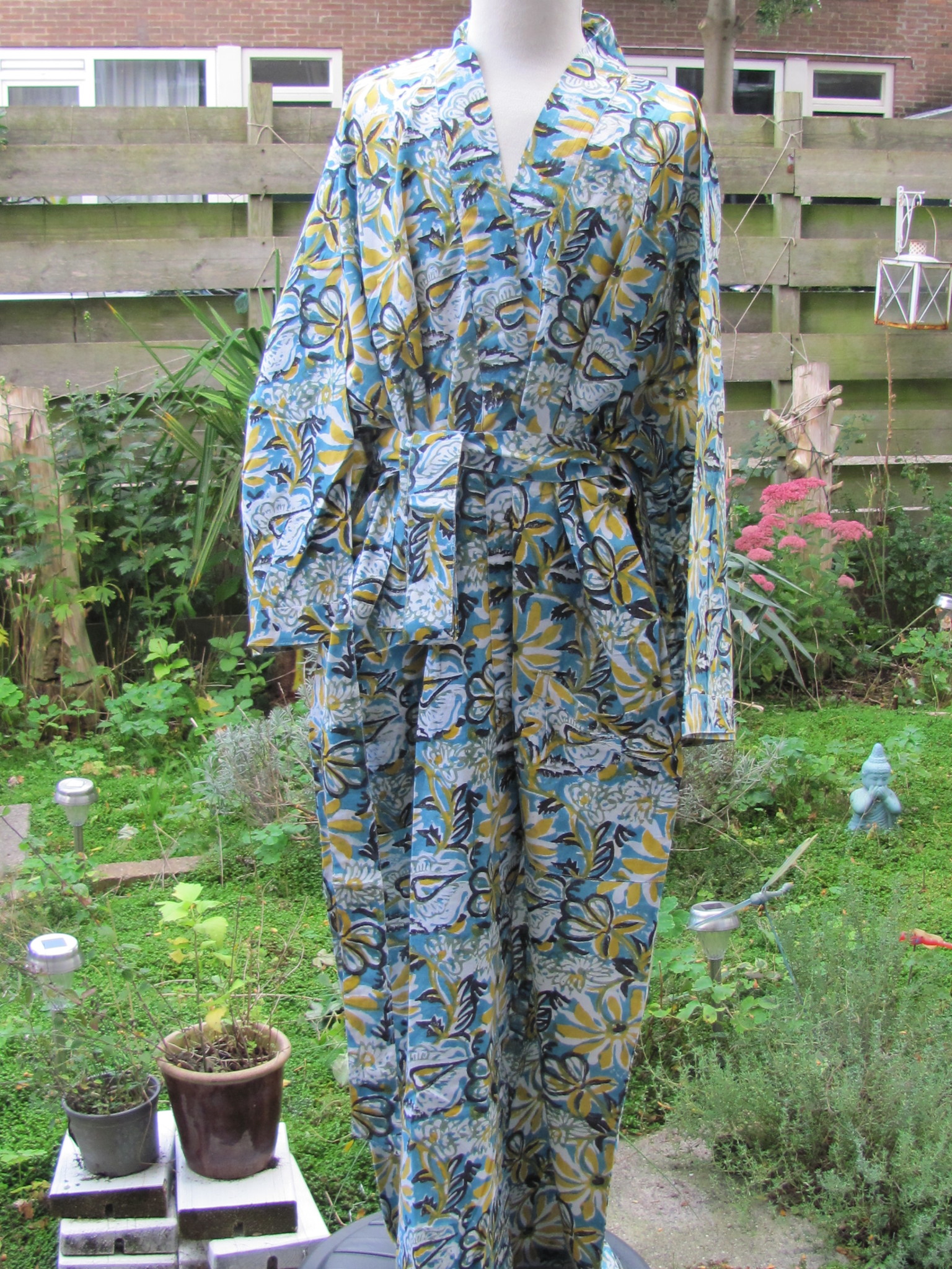 Kimono, dressing gown hand printed with vegetable dyes. 100% cotton