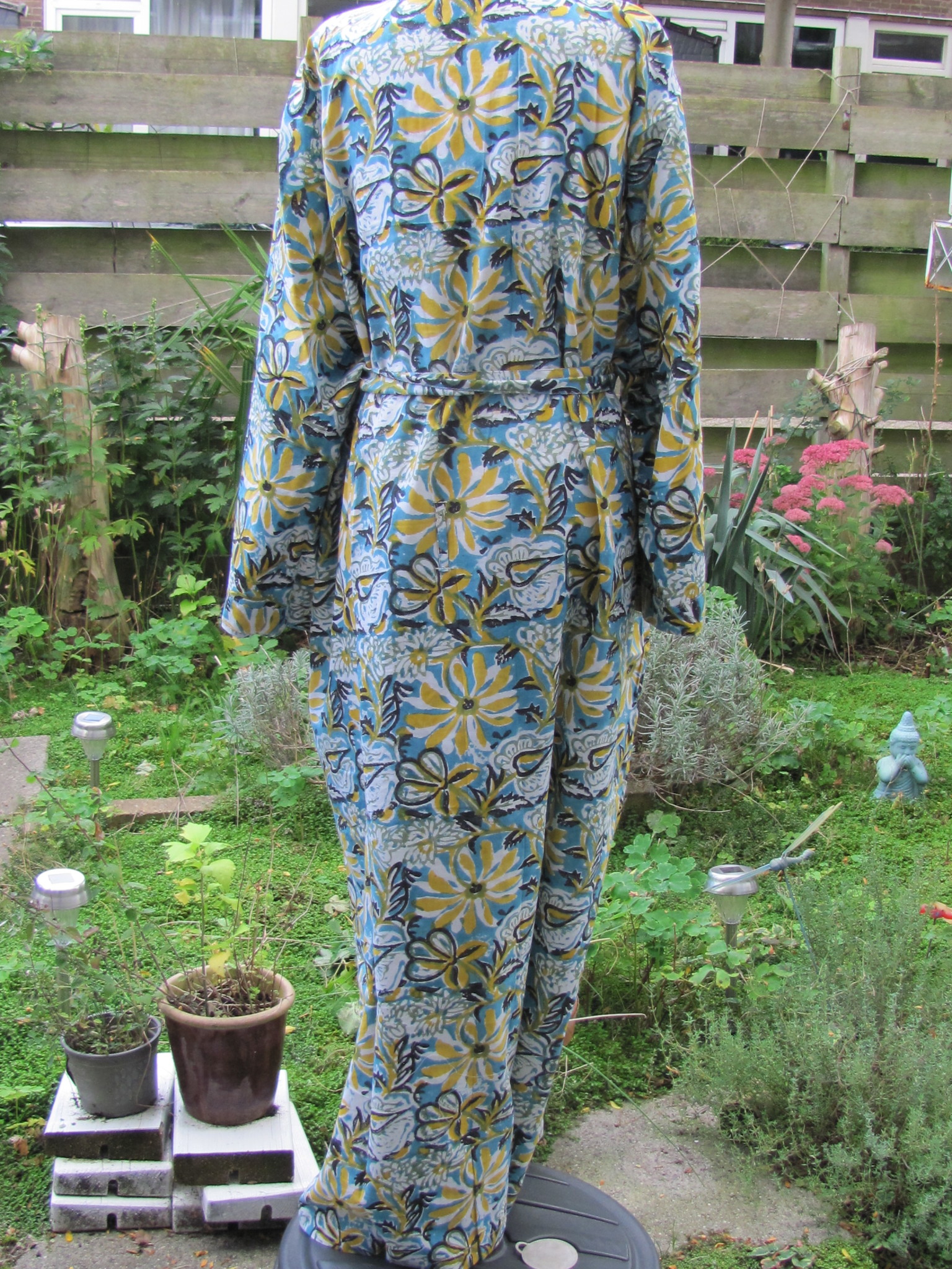 Kimono, dressing gown hand printed with vegetable dyes. 100% cotton