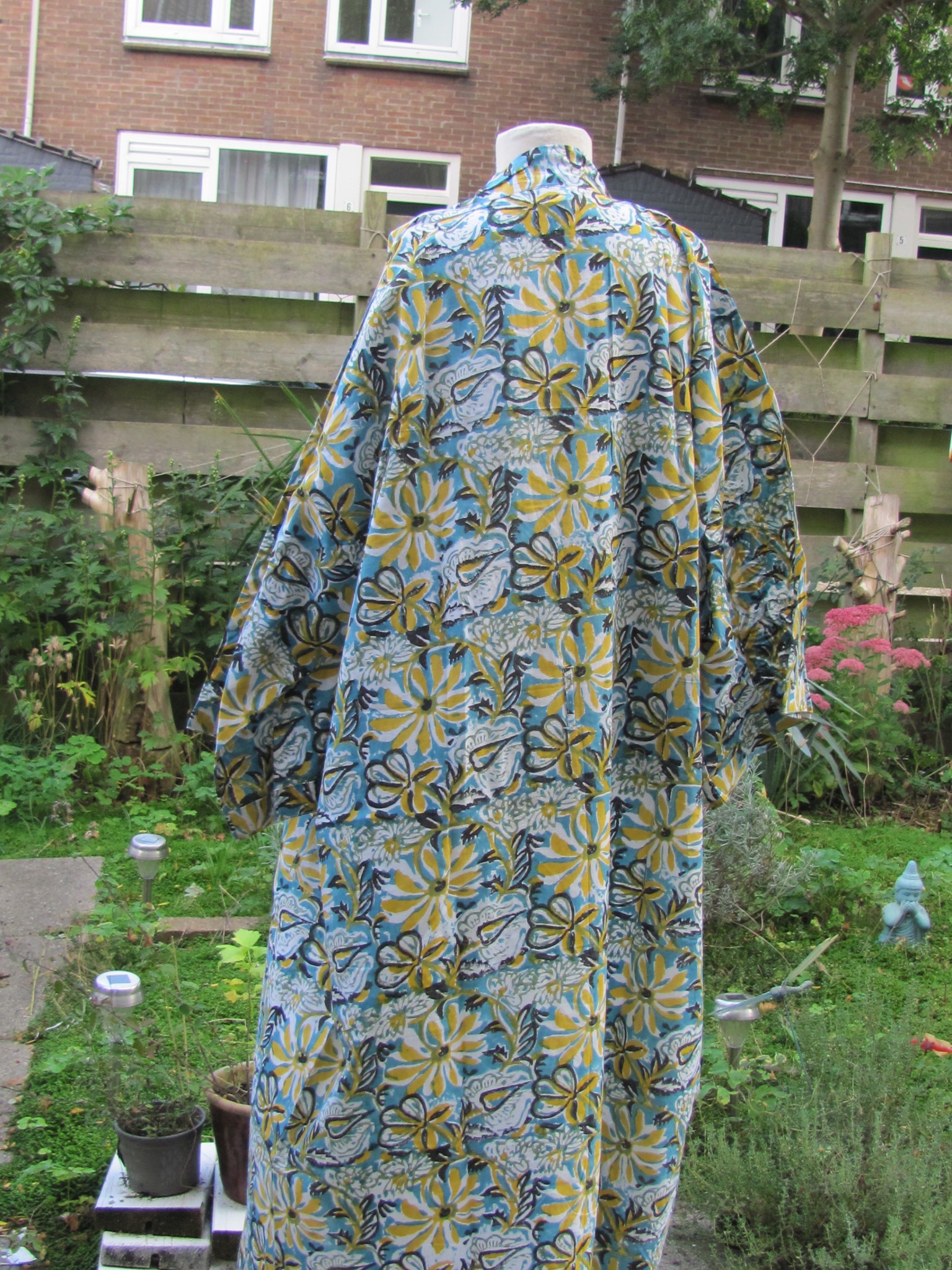 Kimono, dressing gown hand printed with vegetable dyes. 100% cotton