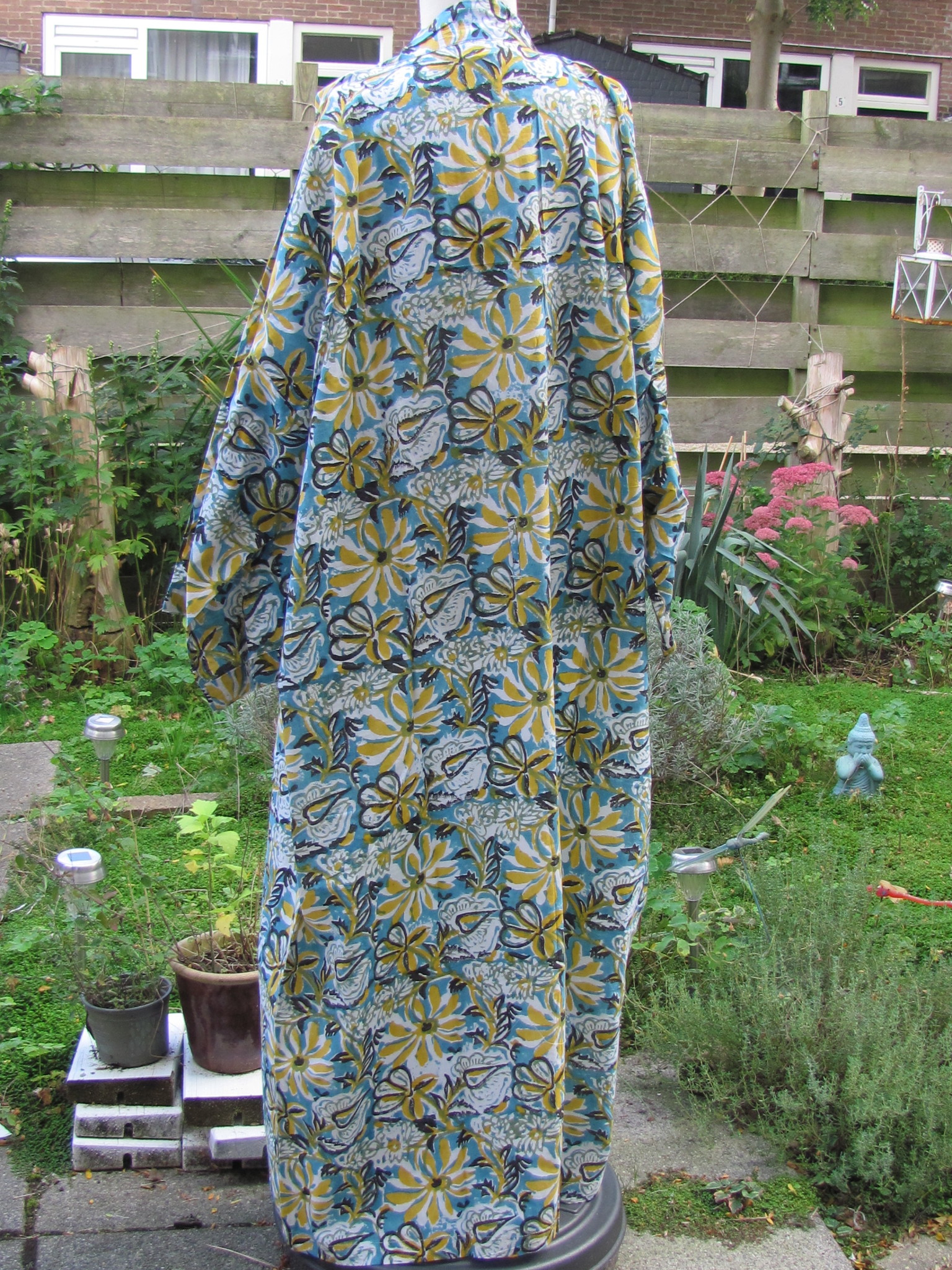 Kimono, dressing gown hand printed with vegetable dyes. 100% cotton