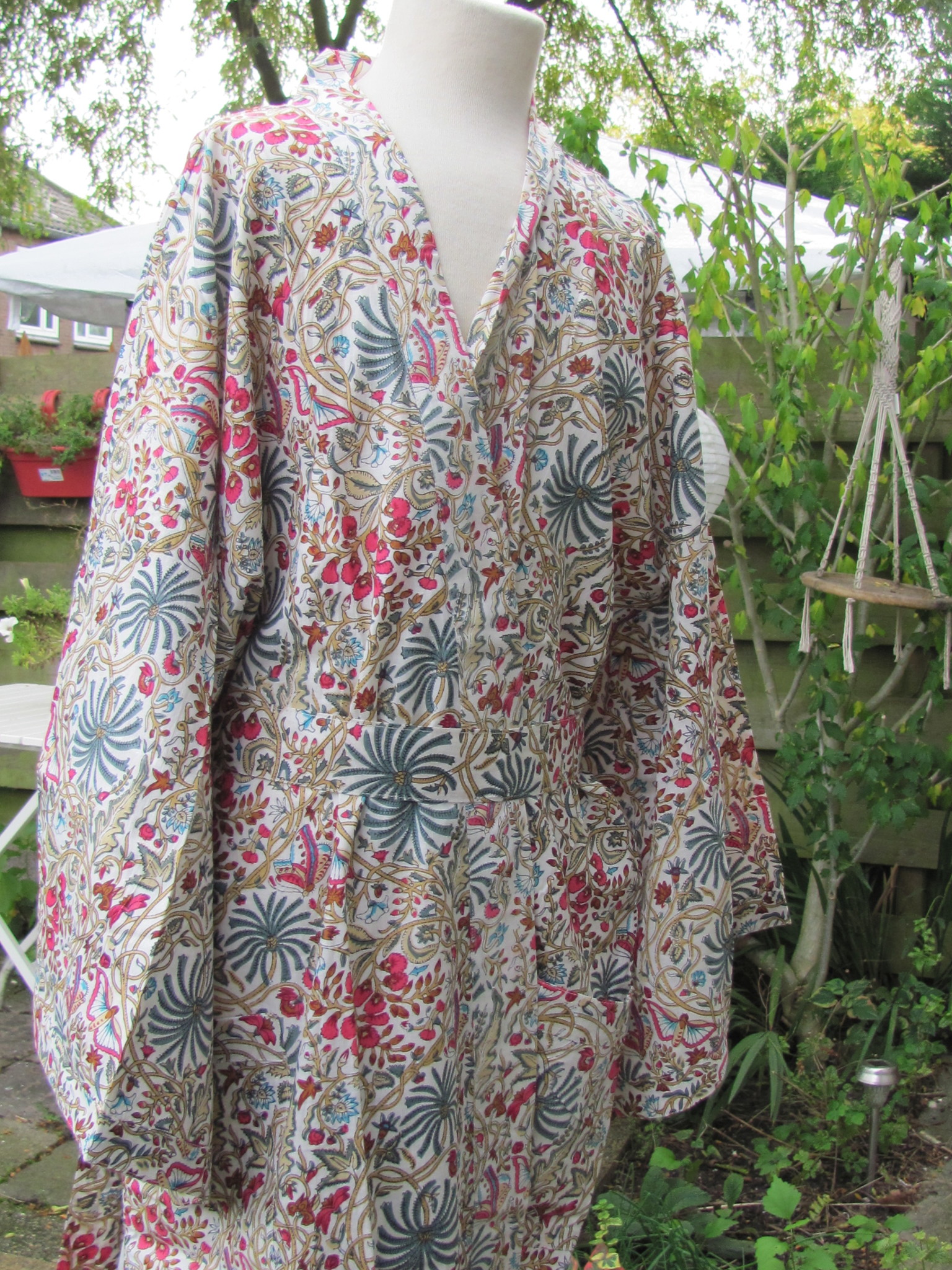 Kimono, dressing gown hand printed with vegetable dyes