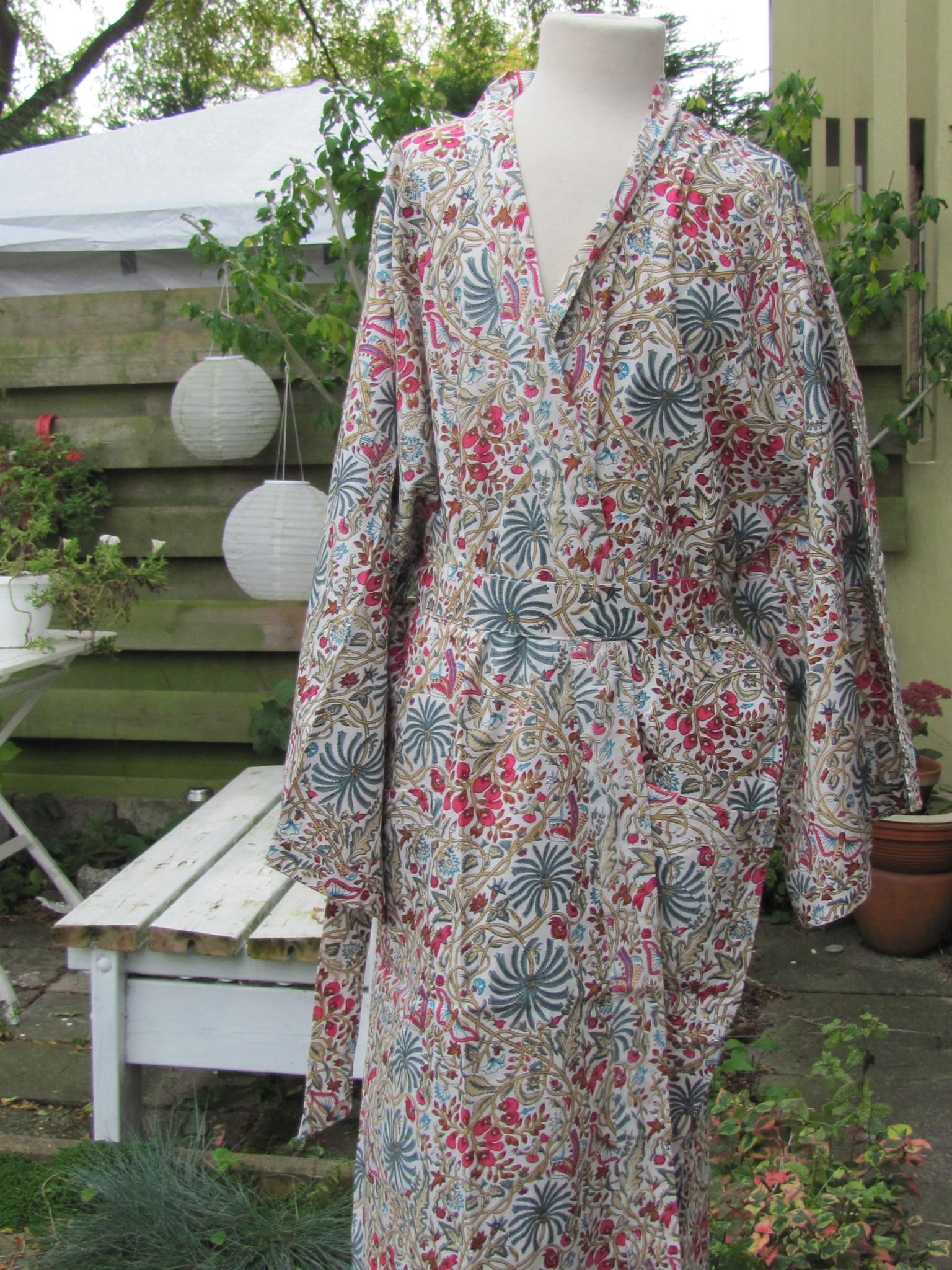 Kimono, dressing gown hand printed with vegetable dyes