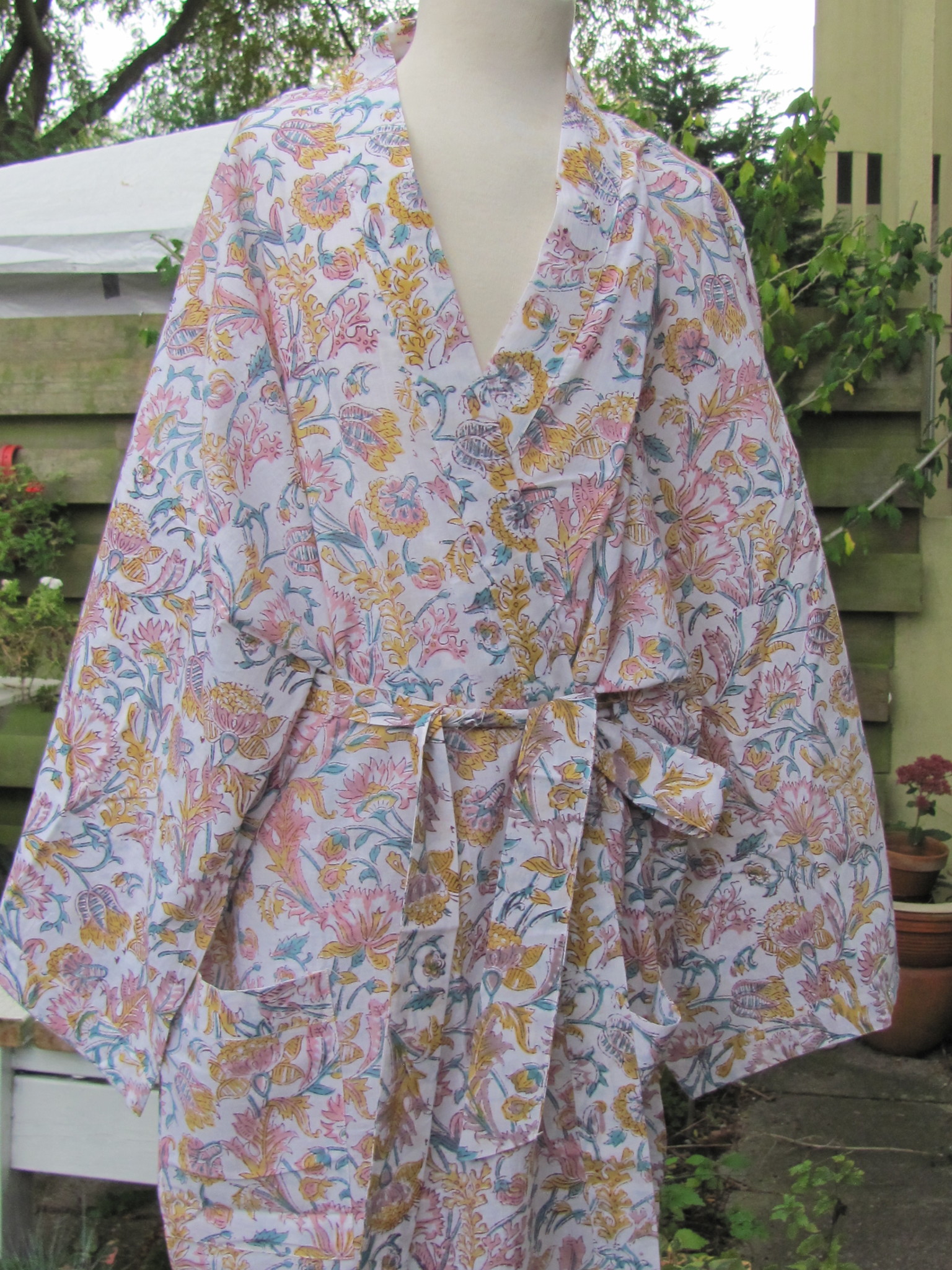 Kimono, dressing gown, home clothes  hand printed with vegetable dyes. 100% cotton