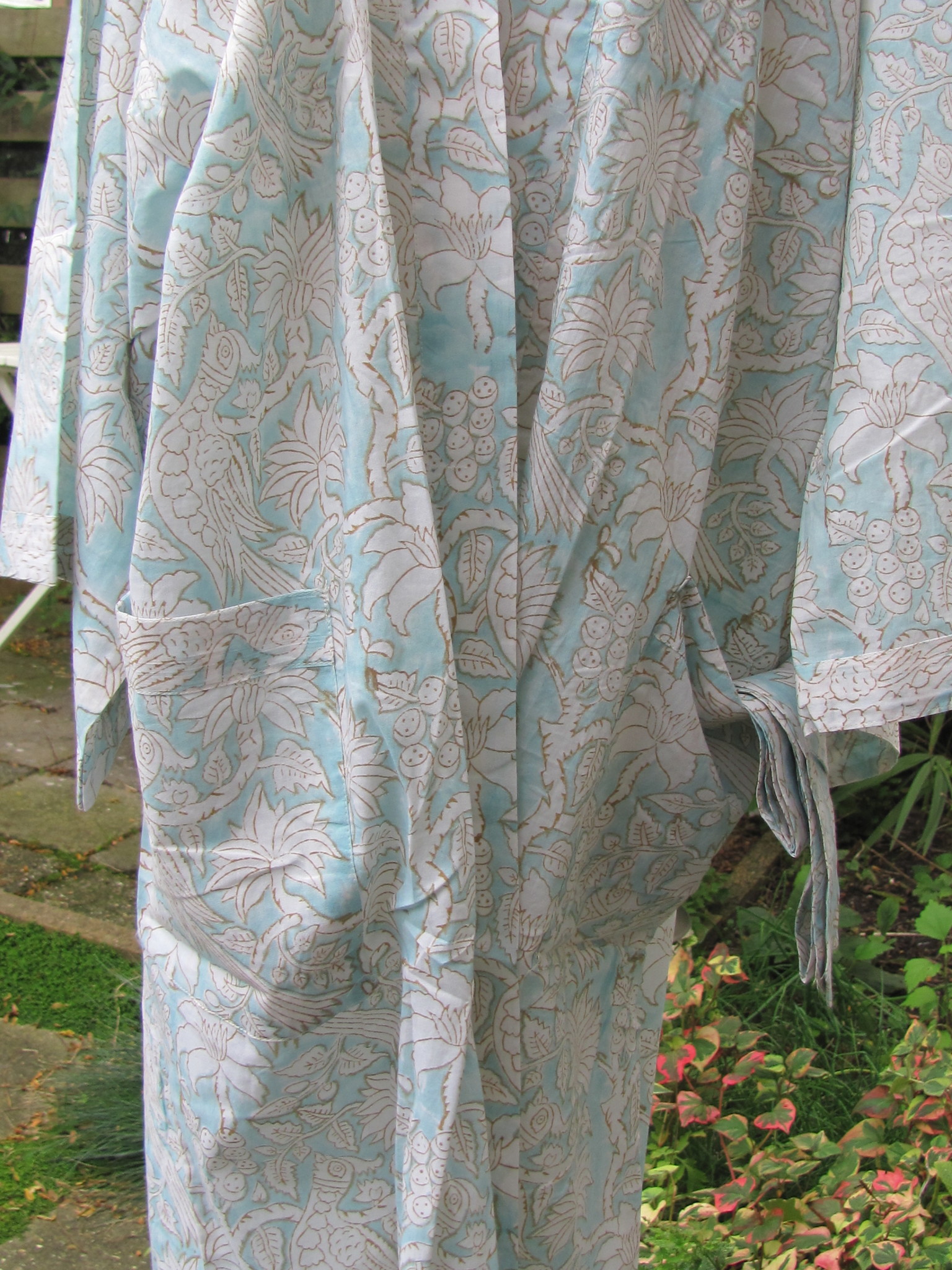 Kimono, dressing gown, home clothes  hand printed with vegetable dyes. 100% cotton\