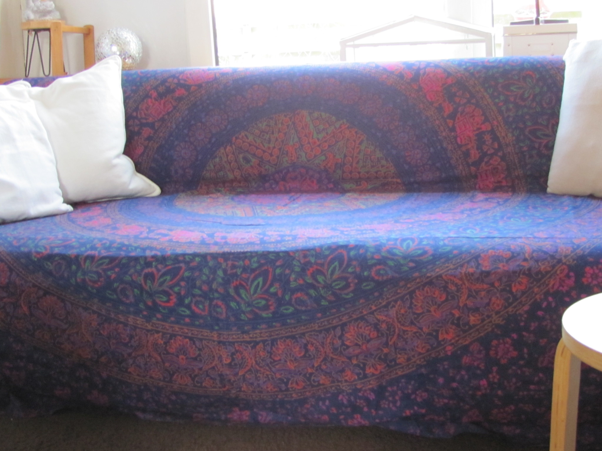 Bedsheet mandala  bohemian  on the bed, grand foulard , tabel cloth, grand foulard,