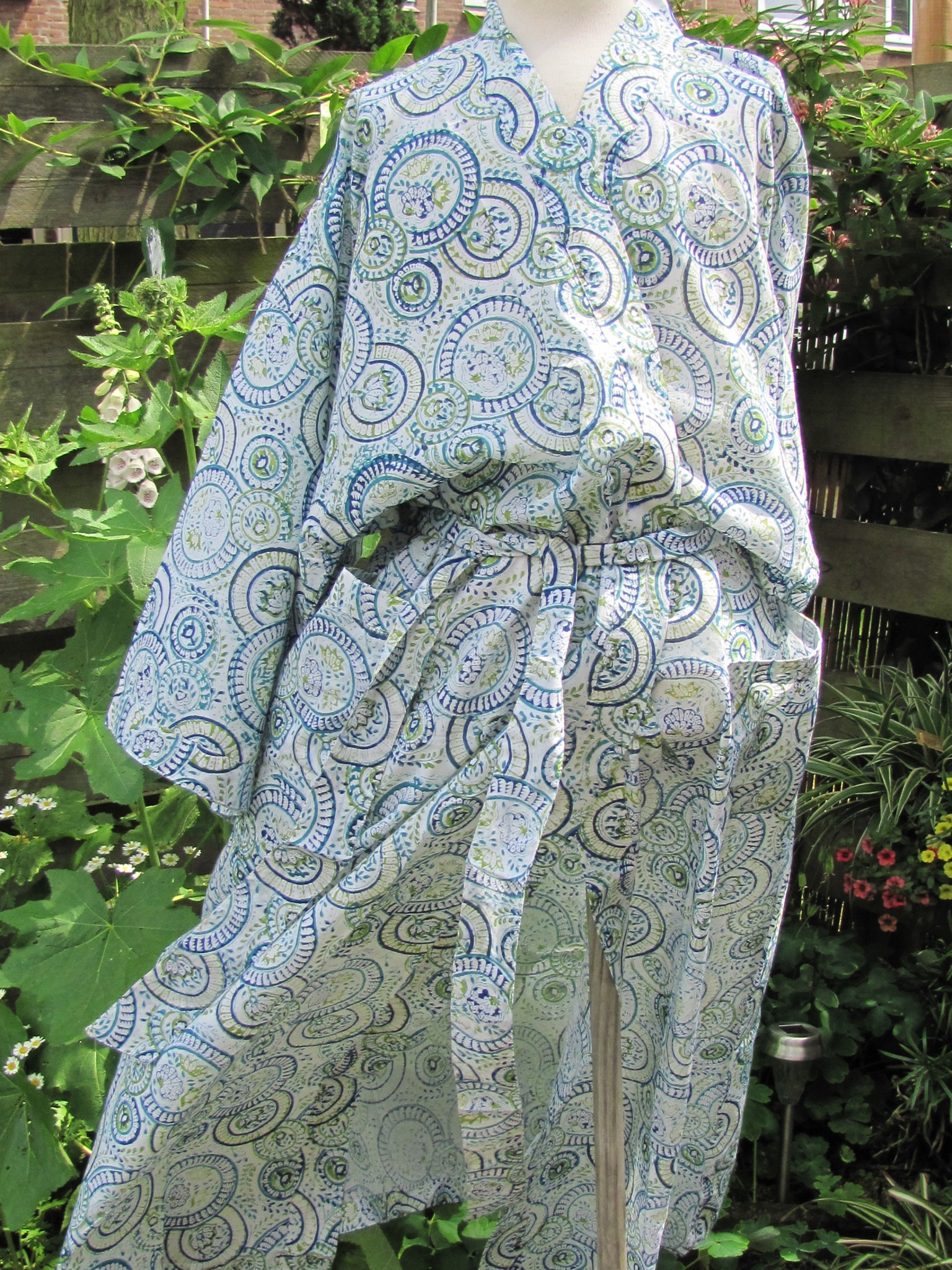 Kimono, dressing gown, home clothes  hand printed with vegetable dyes. 100% cotton