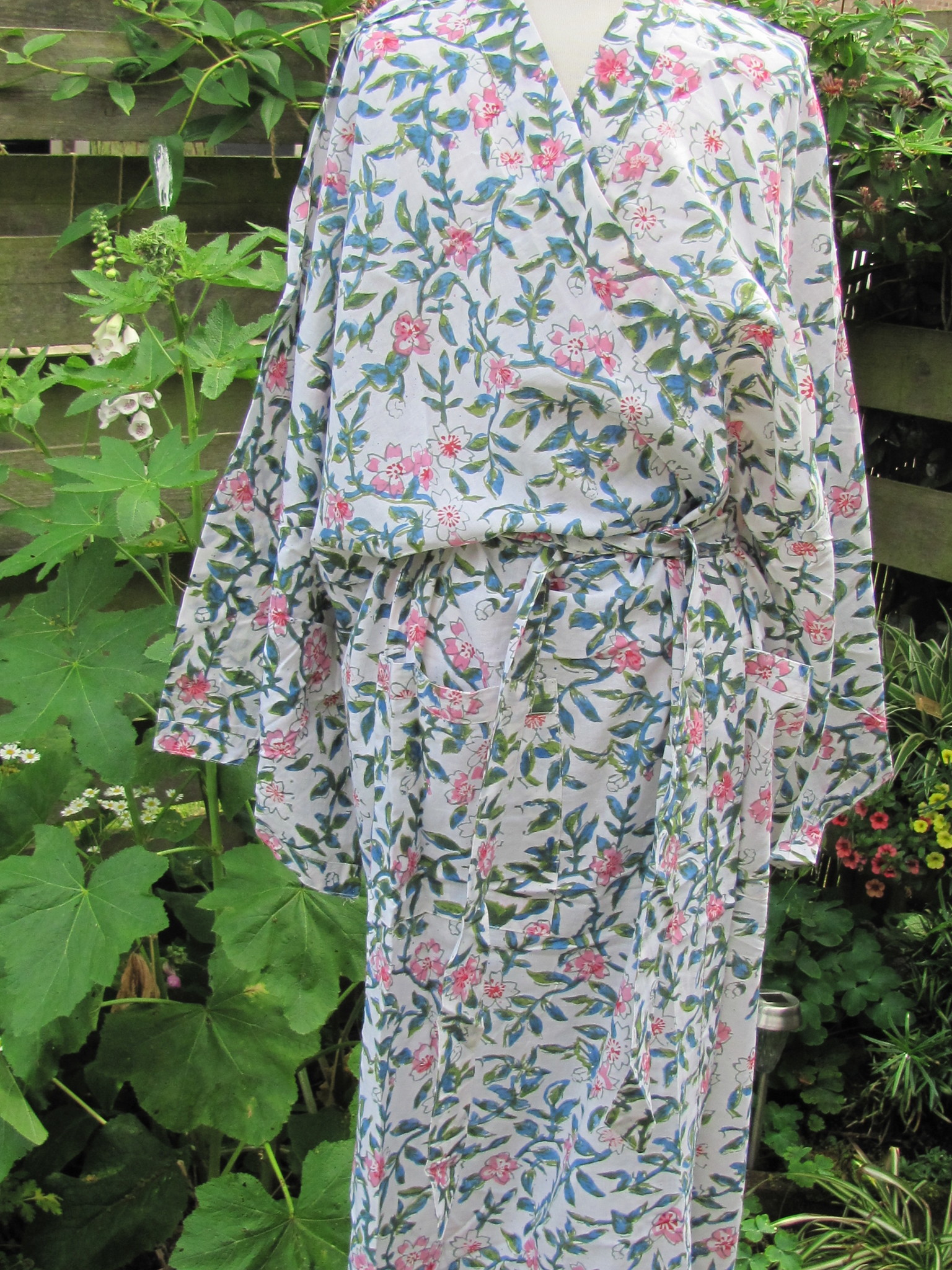 Kimono, dressing gown hand printed with vegetable dyes. 100% cotton