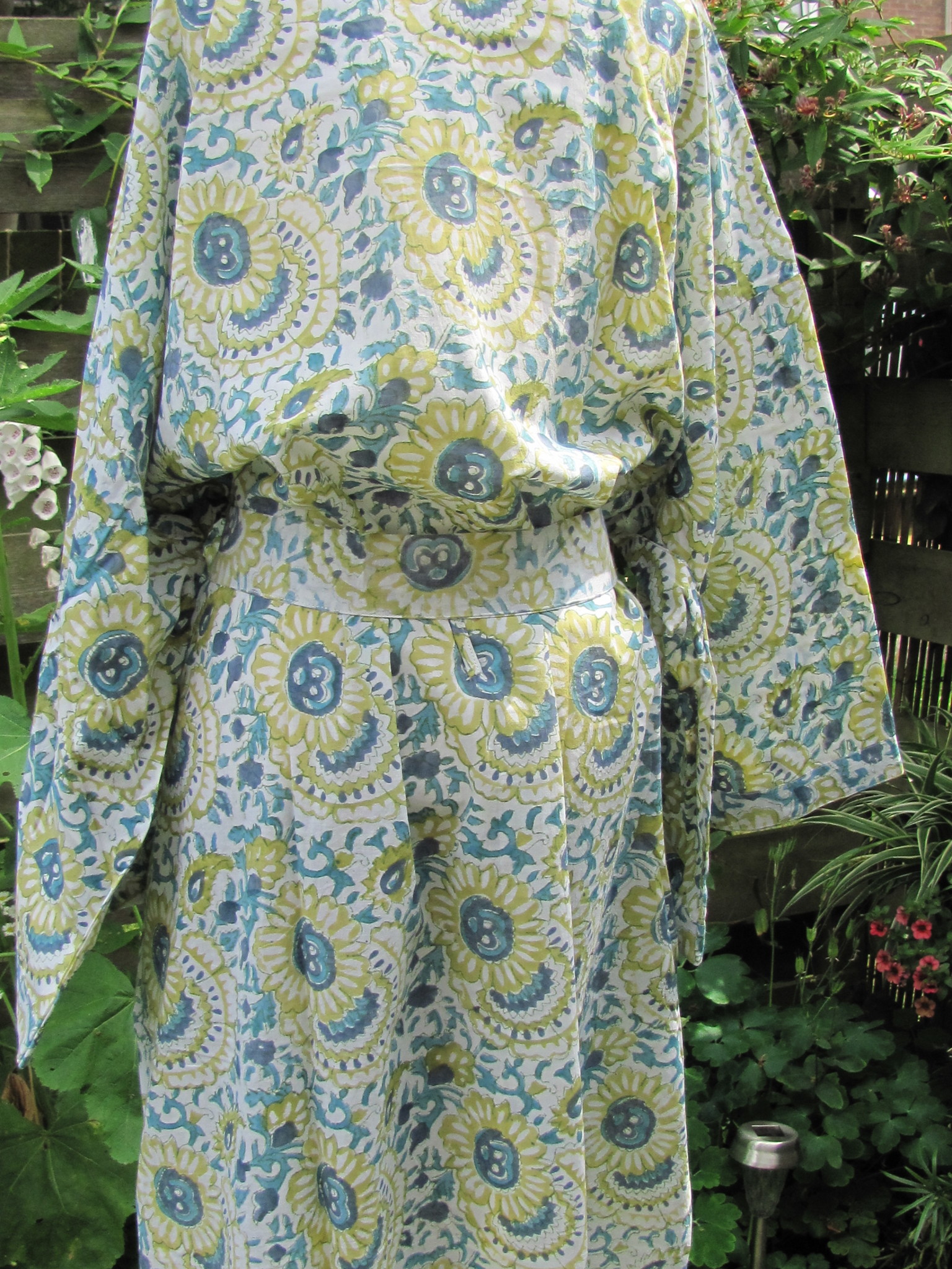 Kimono, dressing gown hand printed with vegetable dyes. 100% cotton