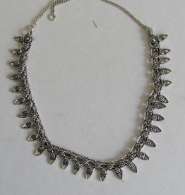 Necklace white metal