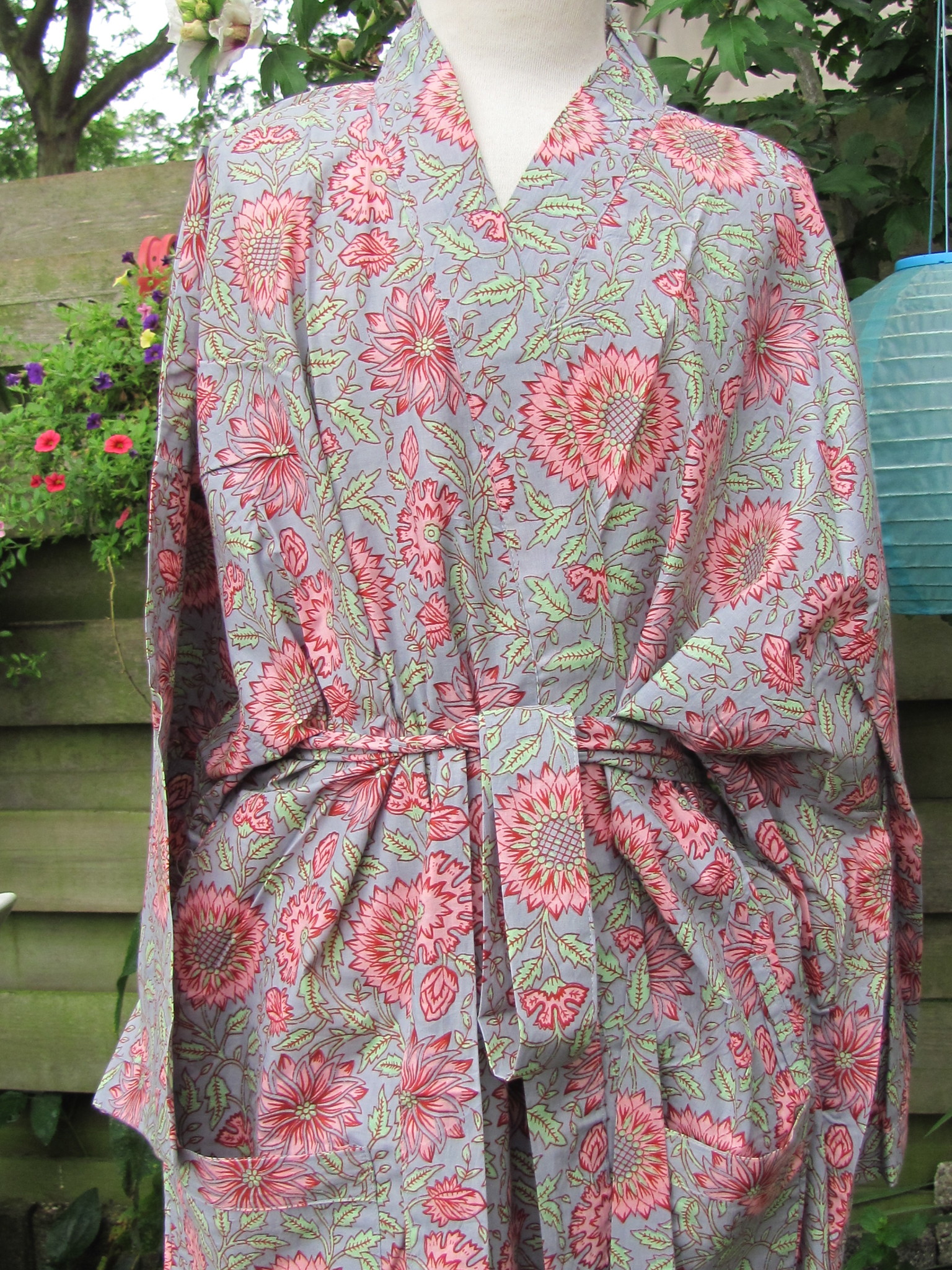 Kimono, dressing gown hand printed with vegetable dyes. 100% cotton