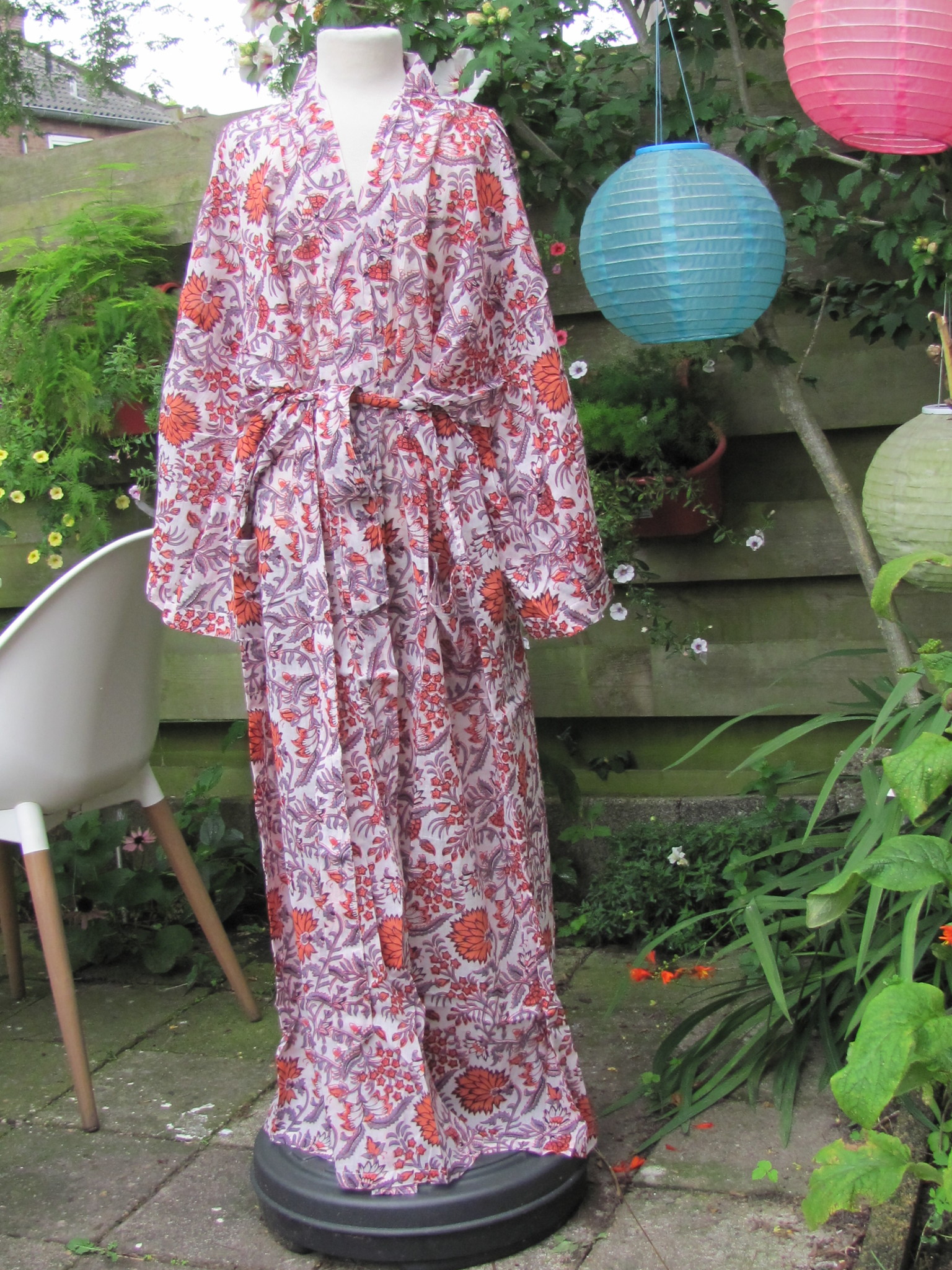 Kimono, dressing gown hand printed with vegetable dyes. 100% cotton