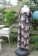 Dress fit and flare  with mother of pearl buttons