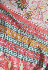 Bedspread super soft and reversible nice and big