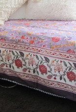 Bedspread super soft and reversible nice and big