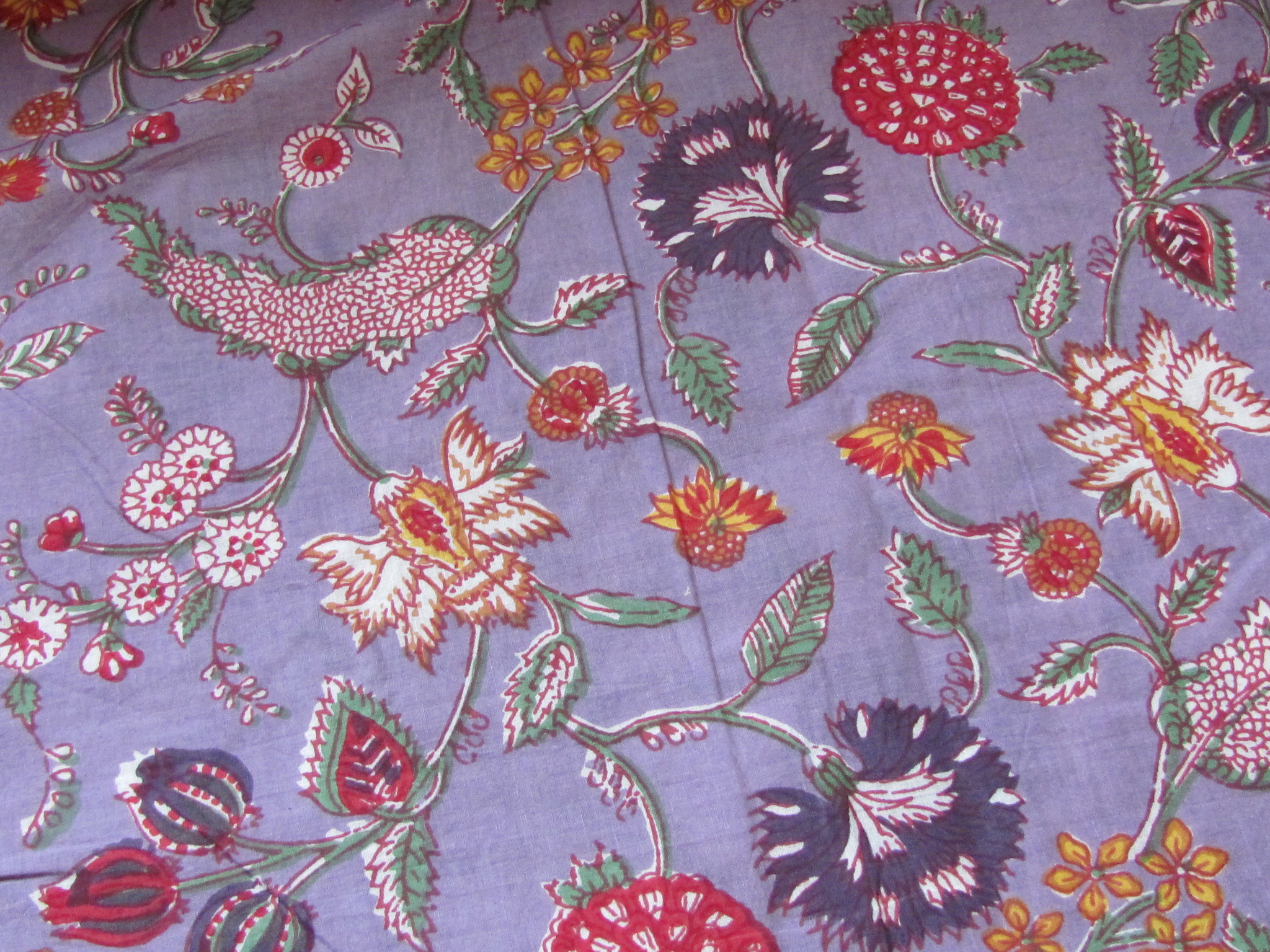 Bedspread super soft and reversible nice and big