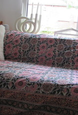 Bedspread super soft and reversible nice and big