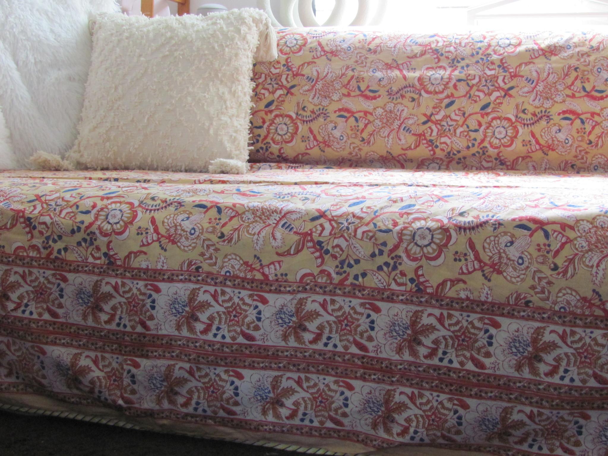 Bedspread super soft and reversible nice and big