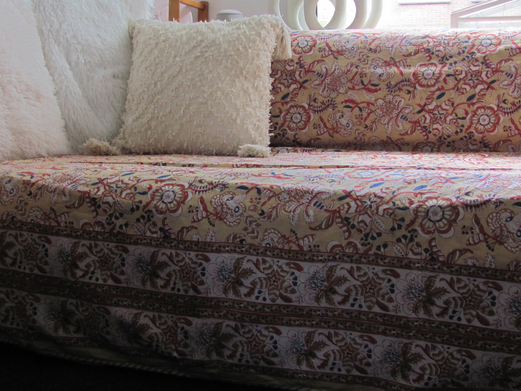 Bedspread super soft and reversible nice and big