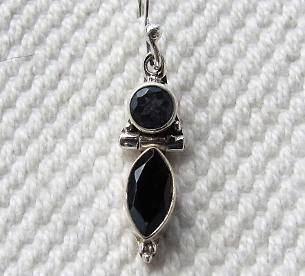 Earring silver with  iolite stone