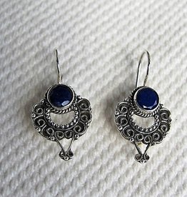 Oorbel  zilver met geslepen lapis lazuli