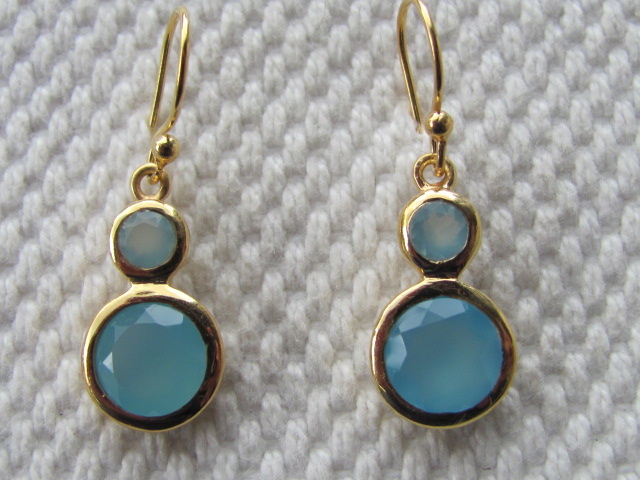 Earring  gold plating on silver with blue calceadone