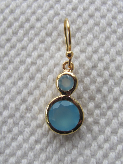 Earring  gold plating on silver with blue calceadone