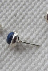 Oorbel zilver stekker met lapis lazuli steen