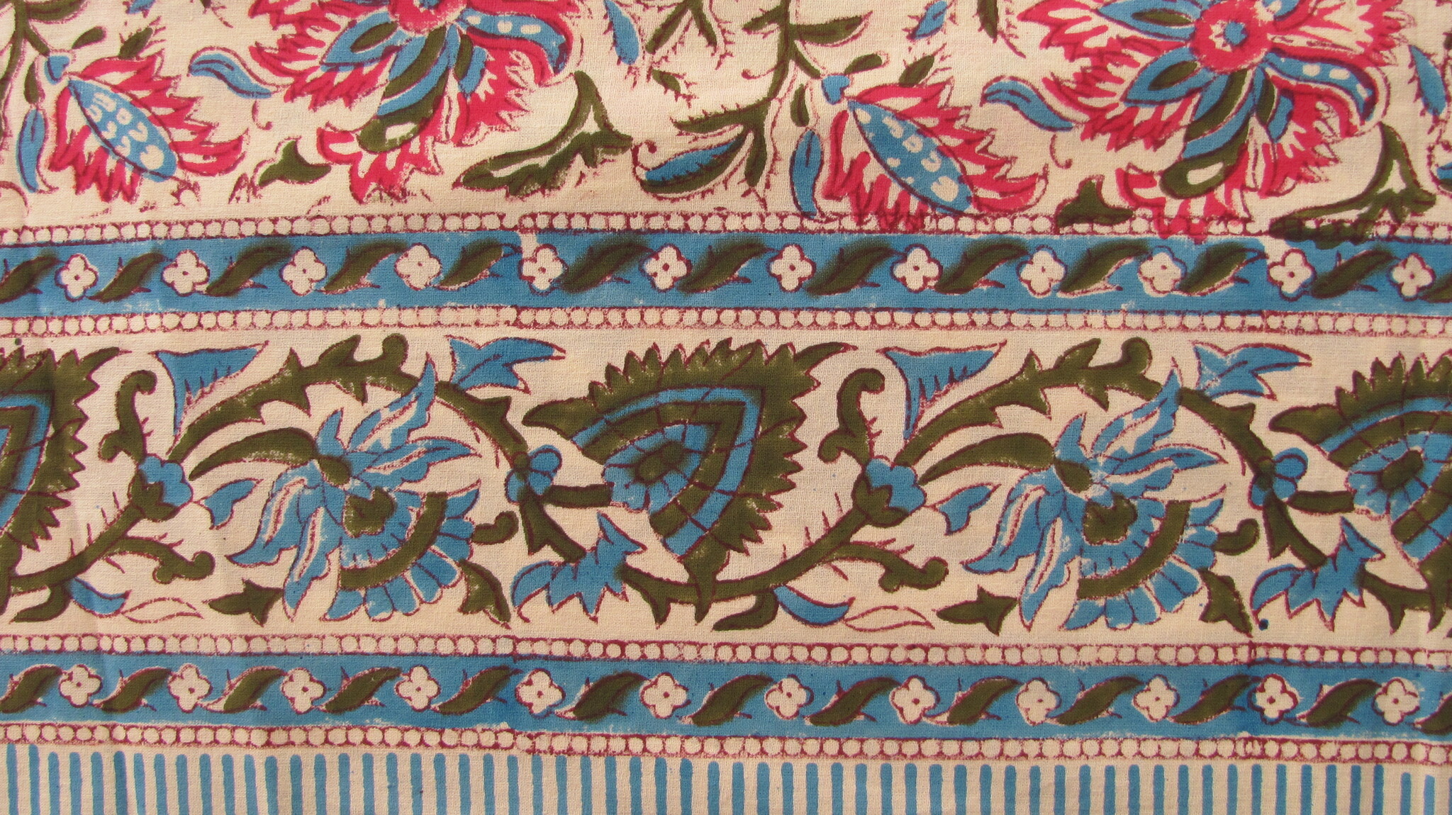 Bedsprei , grand foulard,   kleurrijke bohemian slaapkamer