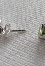 Earring silver stud with peridot