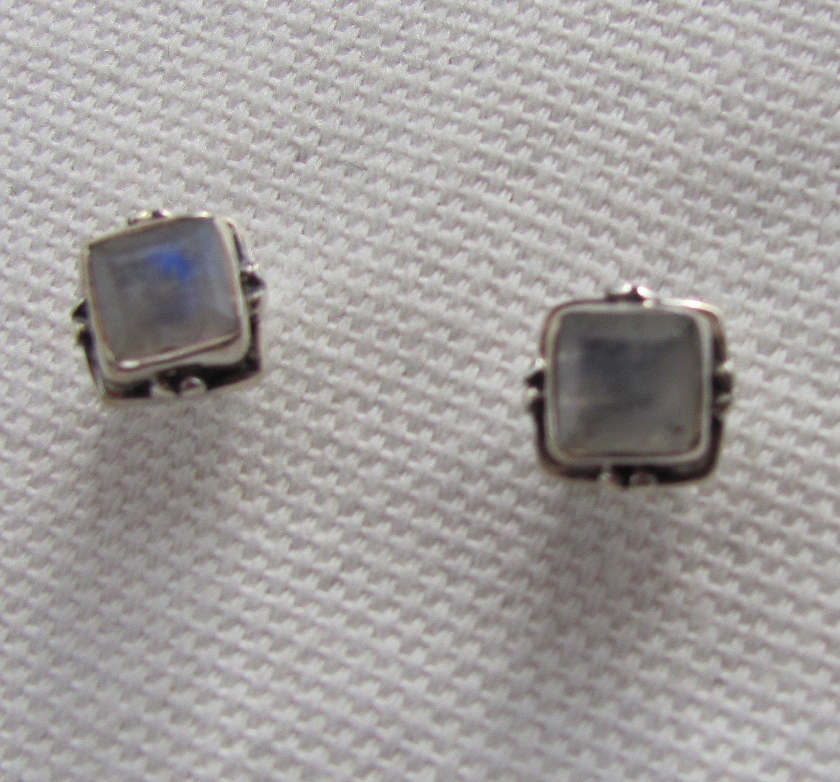 Earring silver stud with rainbow moonstone