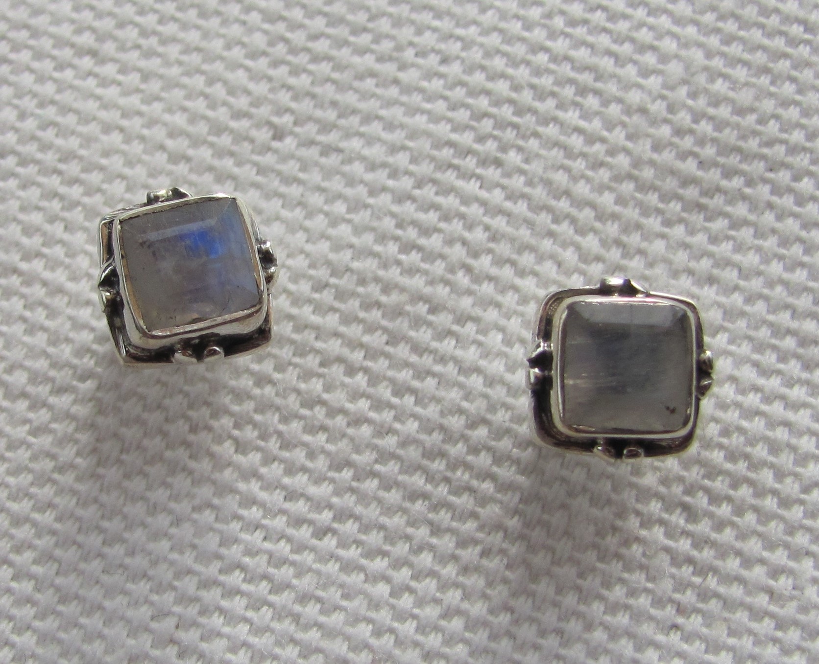 Earring silver stud with rainbow moonstone