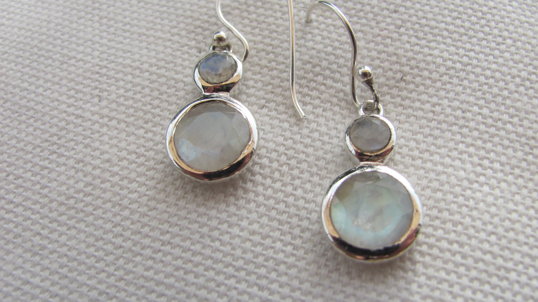 Earring   silver with two cabouchon rainbow moonstones