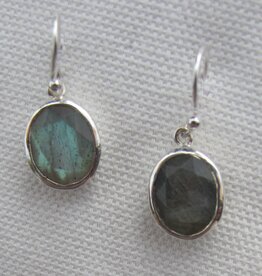 Earring silver with Labradorite