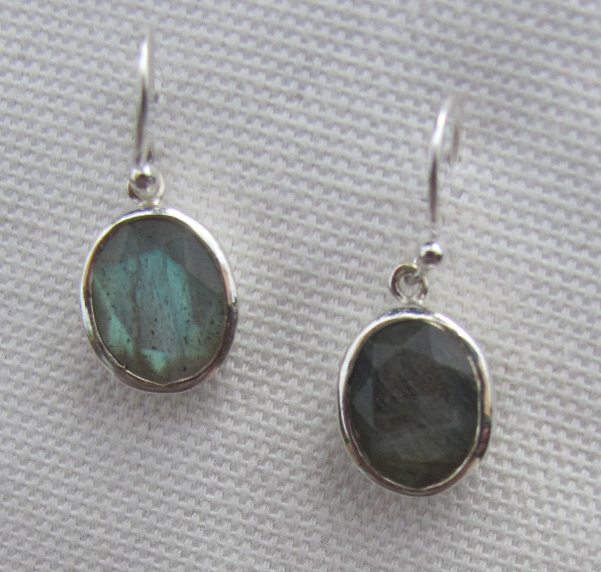 Earring silver with Labradorite