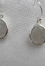 Earring silver with rainbow moonstone