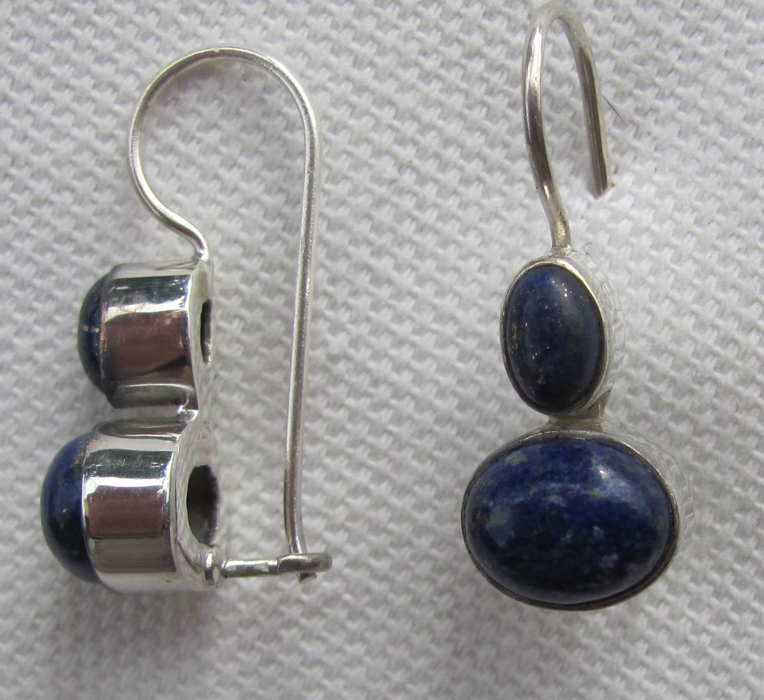 Zilver oorbel  met   lapis lazuli, dormeuse