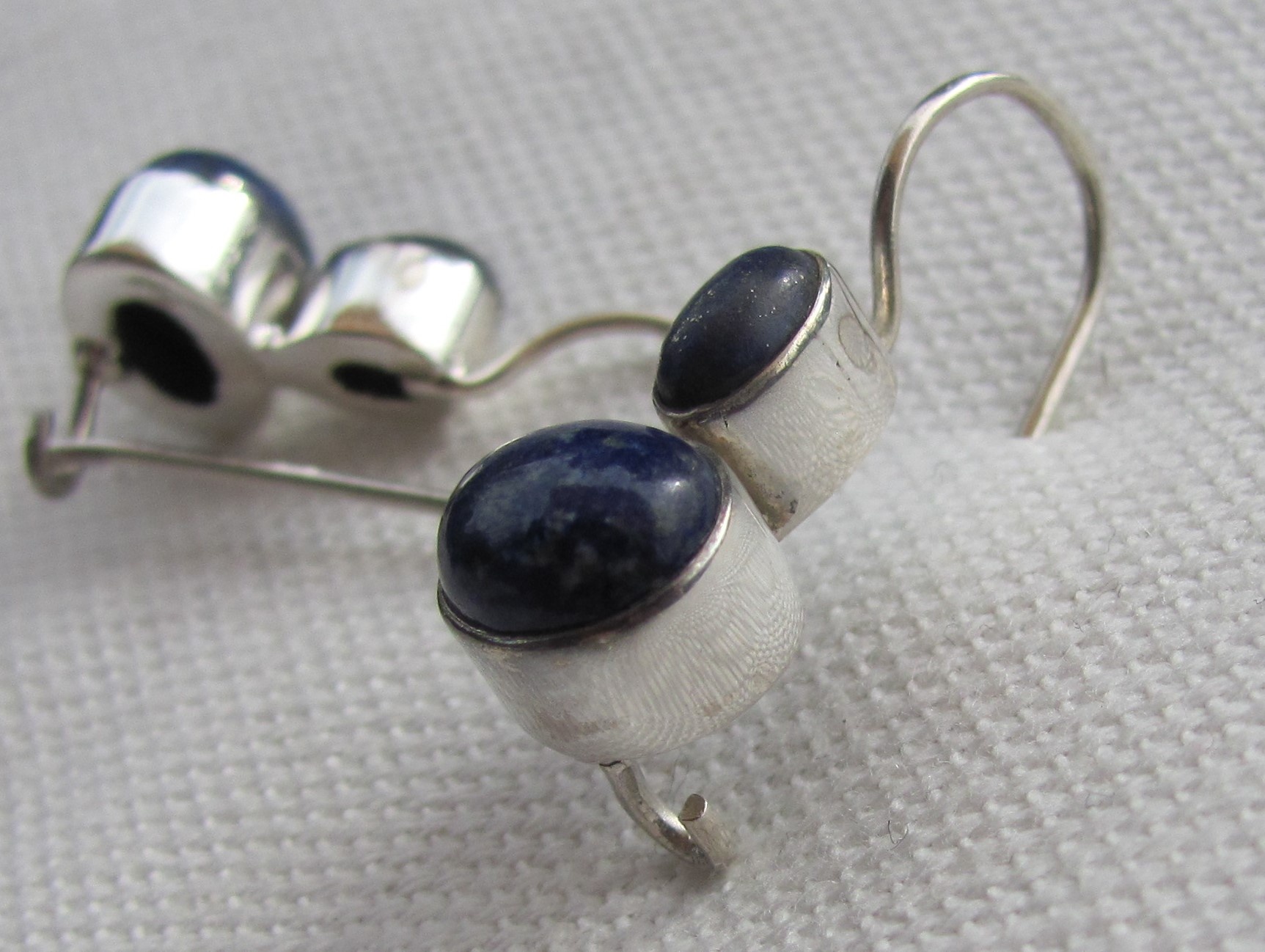 Earring silver with   lapis lazuli, dormeuse