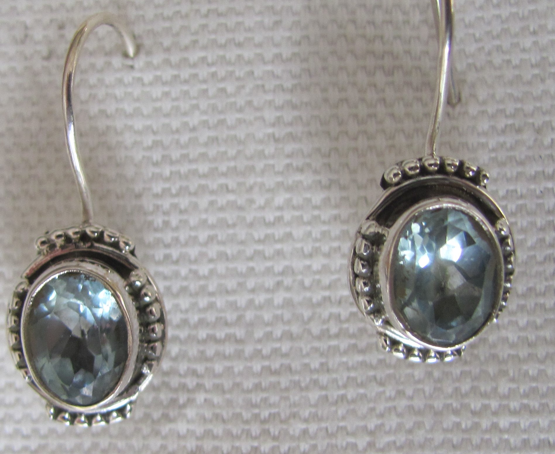 Earrings silver blue topas