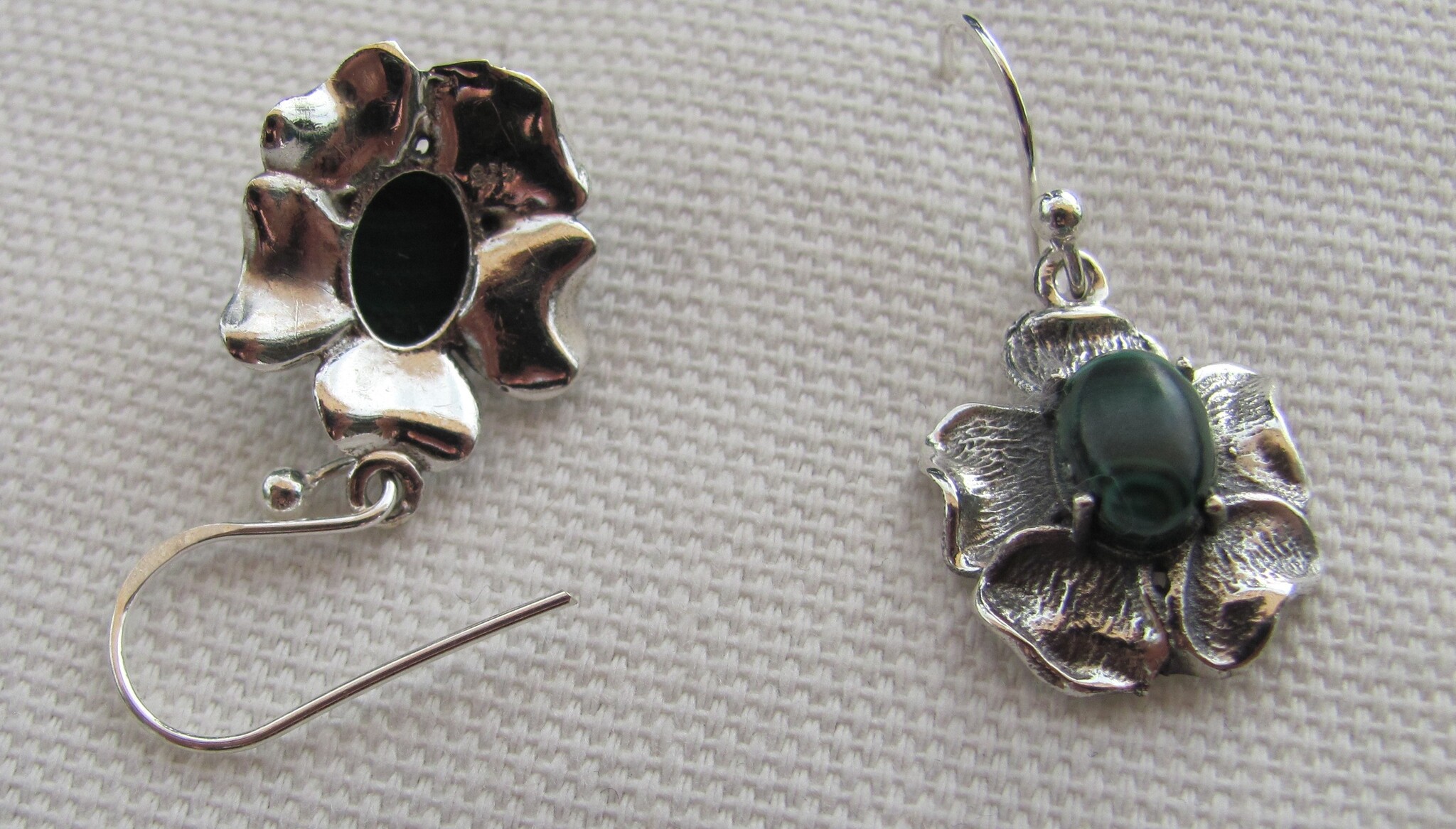 Silver Earrings with Malachite