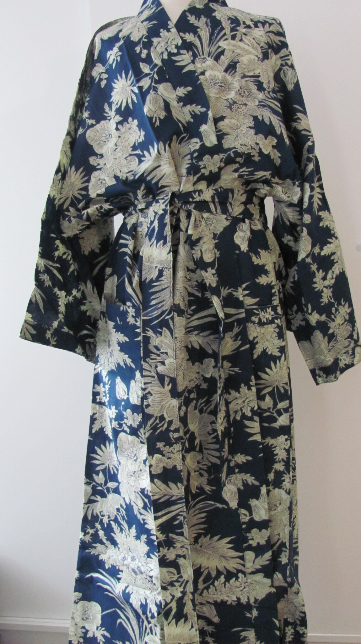 Kimono, dressing gown hand printed with vegetable dyes. 100% cotton