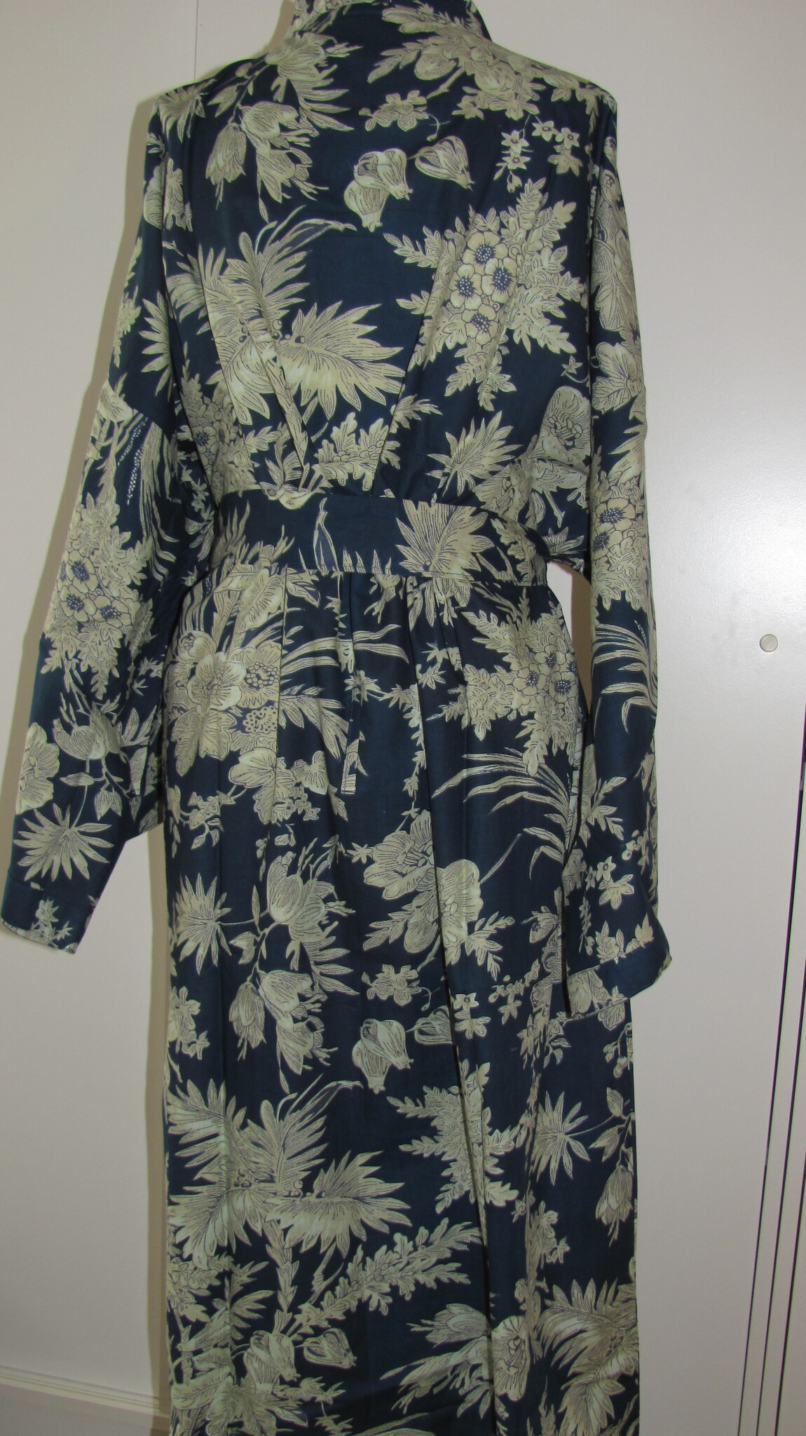 Kimono, dressing gown hand printed with vegetable dyes. 100% cotton