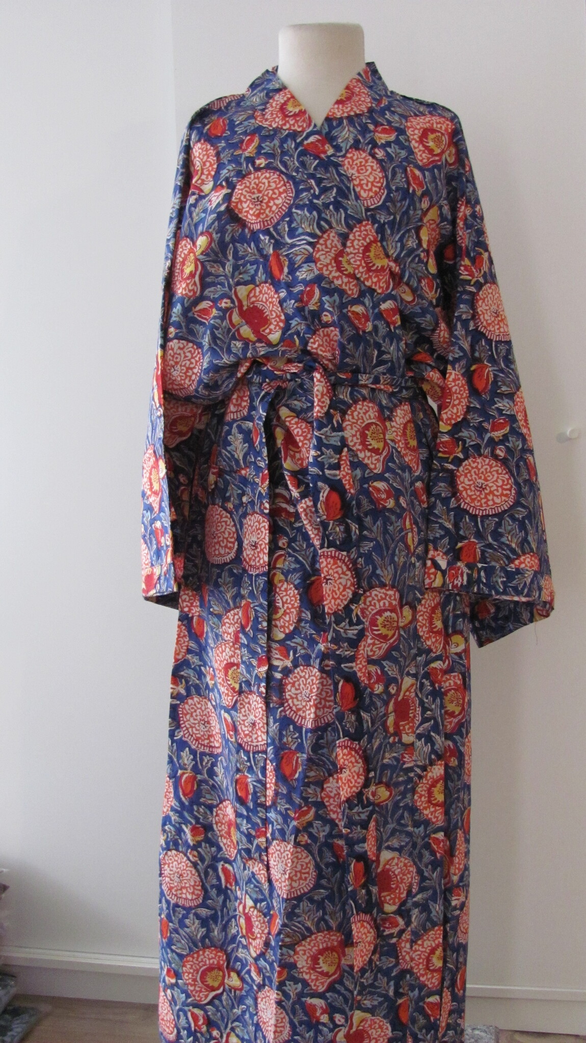 Kimono, dressing gown hand printed with vegetable dyes. 100% cotton