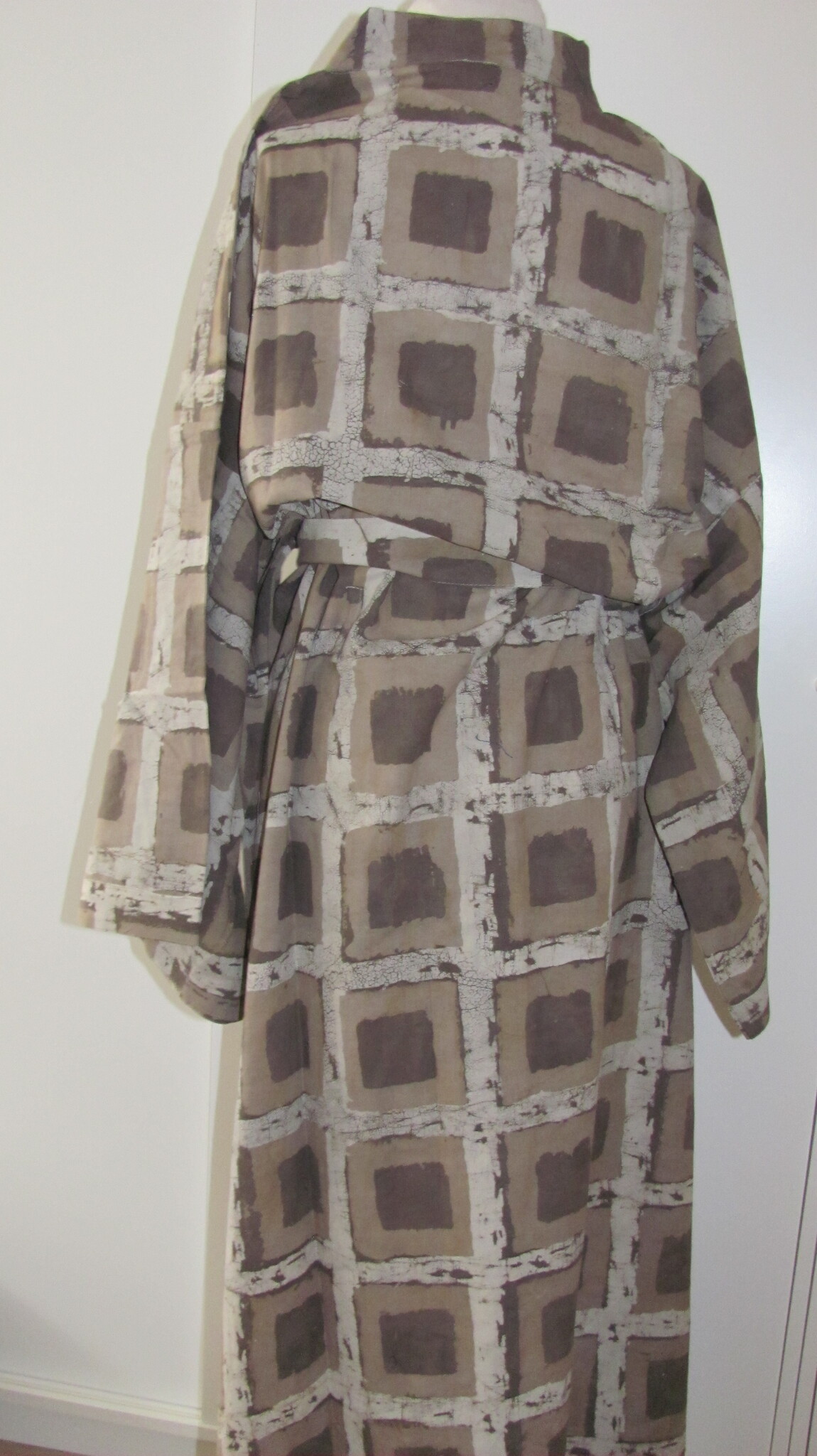 Kimono, dressing gown hand printed with vegetable dyes. 100% cotton