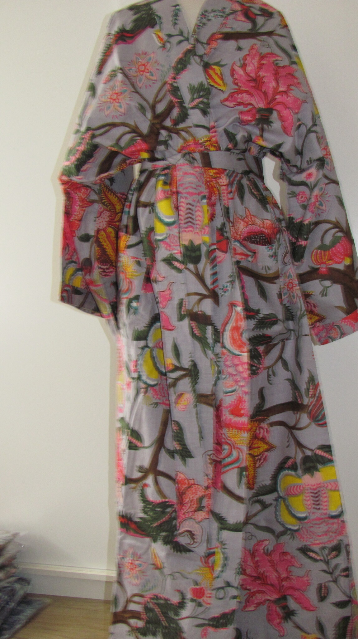 Kimono, dressing gown hand printed with vegetable dyes. 100% cotton