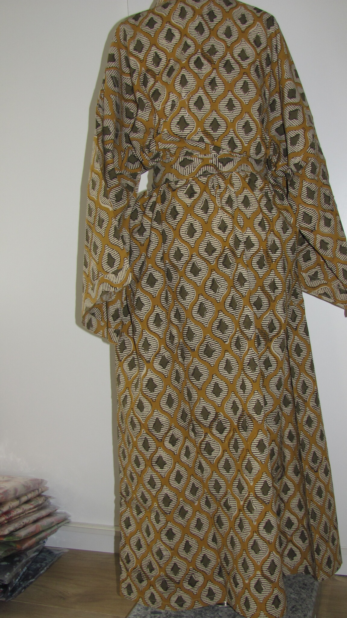 Kimono, dressing gown hand printed with vegetable dyes. 100% cotton