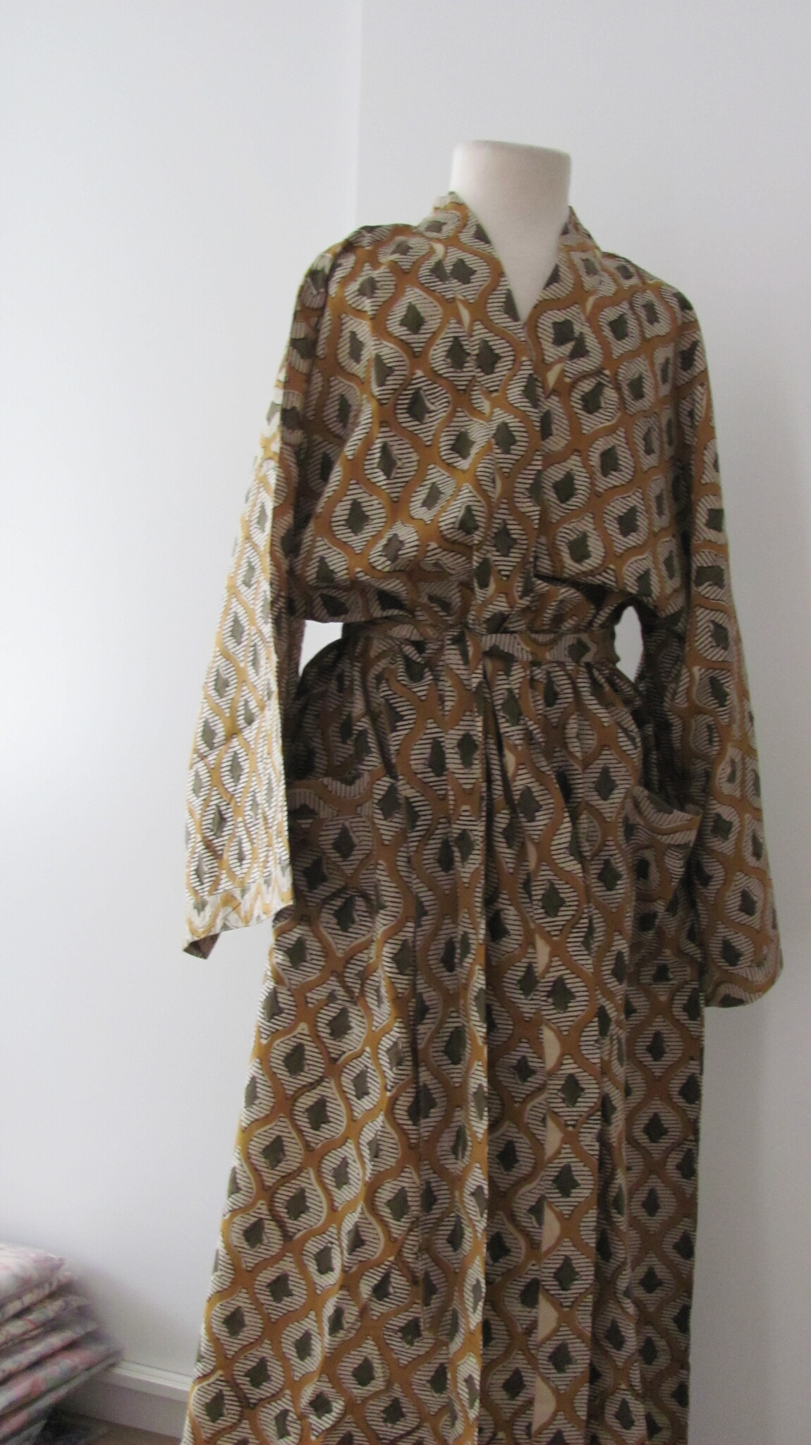 Kimono, dressing gown hand printed with vegetable dyes. 100% cotton