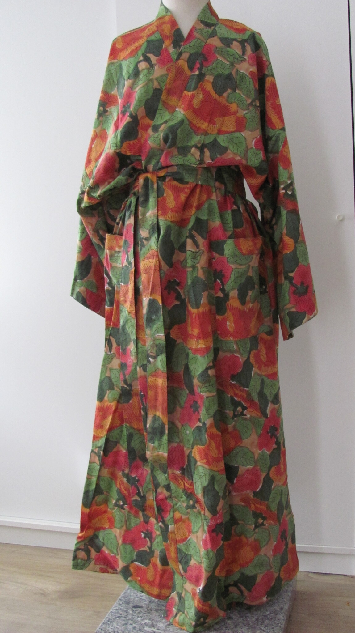 Kimono, dressing gown hand printed with vegetable dyes. 100% cotton