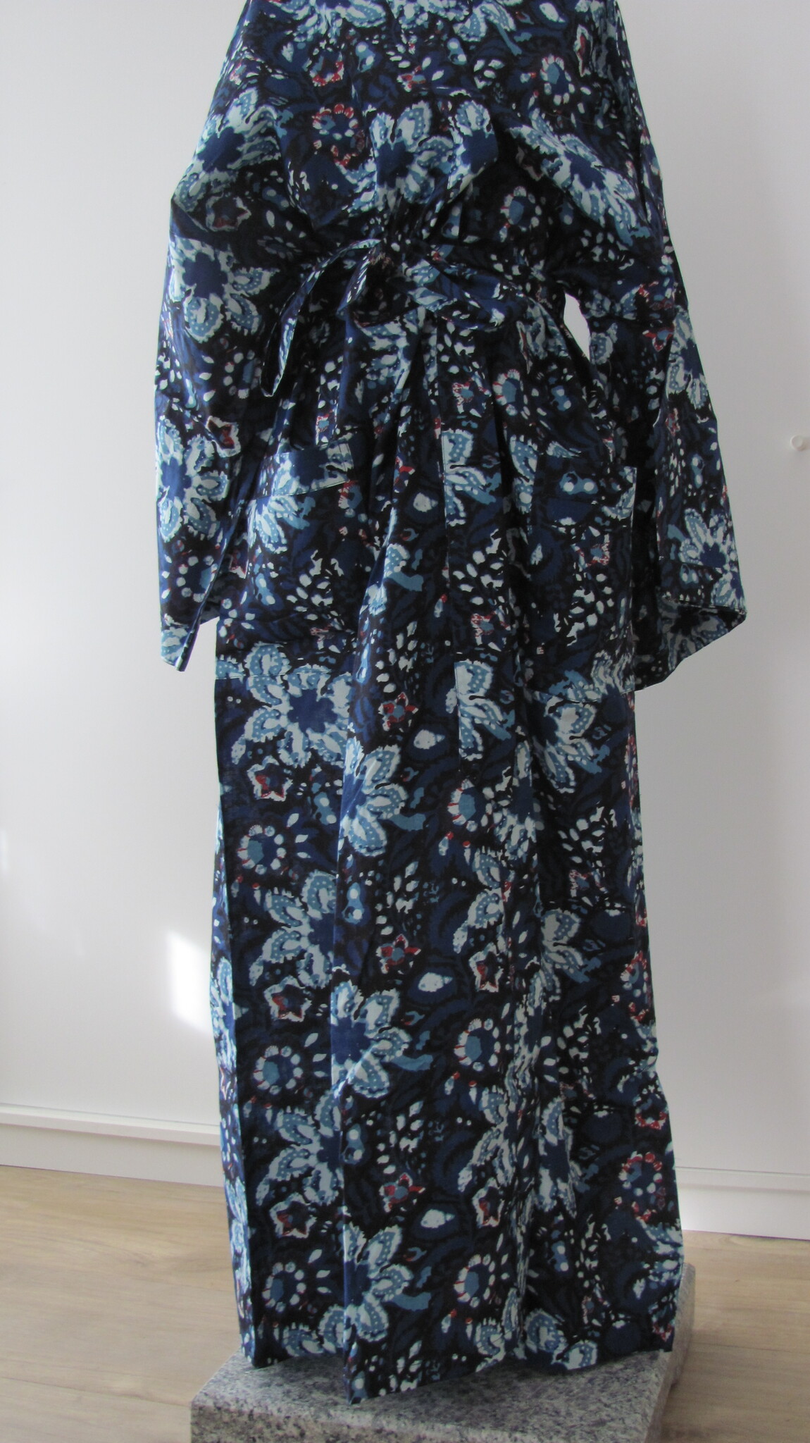 Kimono, dressing gown hand printed with vegetable dyes. 100% cotton