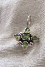 Earring silver peridot